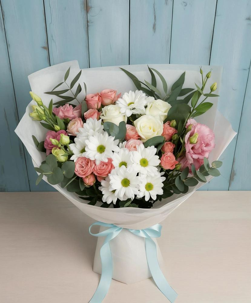 Букет цветов из: Розы, Лизиантусы и Хризантемы в Новоаннинске