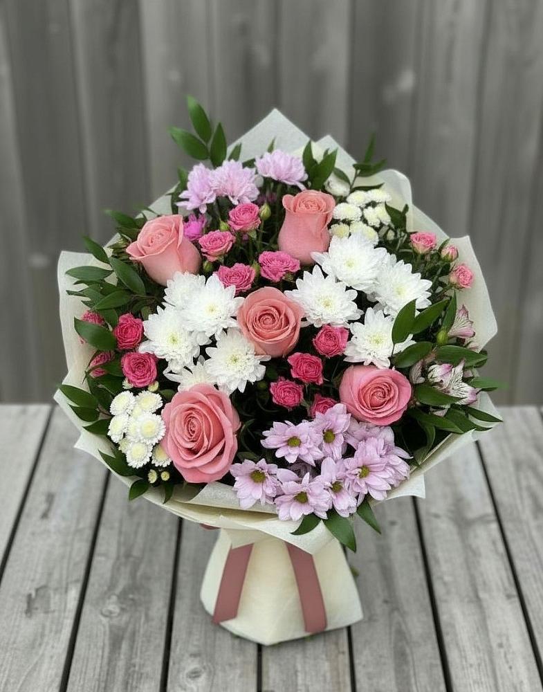 Букет цветов из: Альстромерии, Гвоздики, Розы и Хризантемы в Новоаннинске