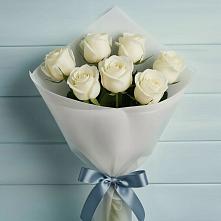Букет 7 Белых роз Эдлесс Лав в Новоаннинске