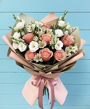 Букет цветов из:  Розы, Альстромерии и Лизиантусы в Новоаннинске