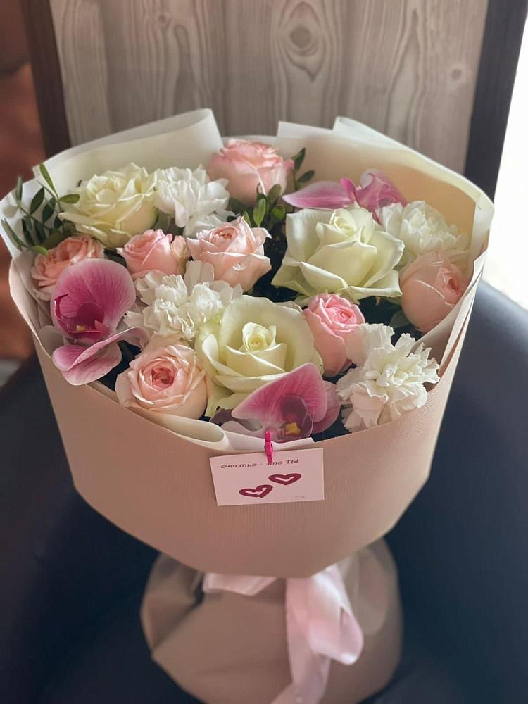 Букет цветов из: Орхидеи, Розы и Гвоздики в Новоаннинске