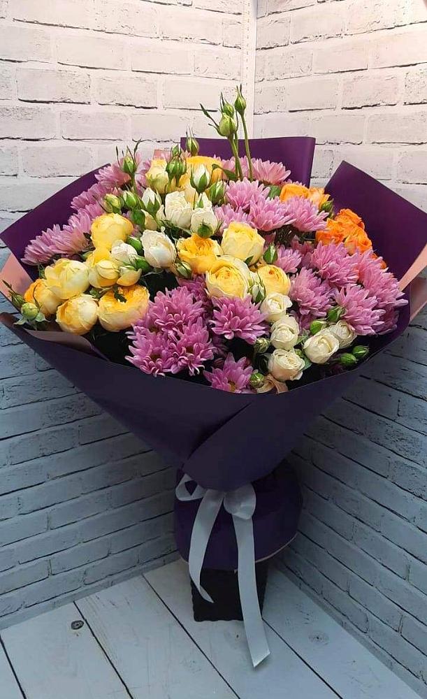 Букет цветов из: Хризантемы и Розы в Новоаннинске