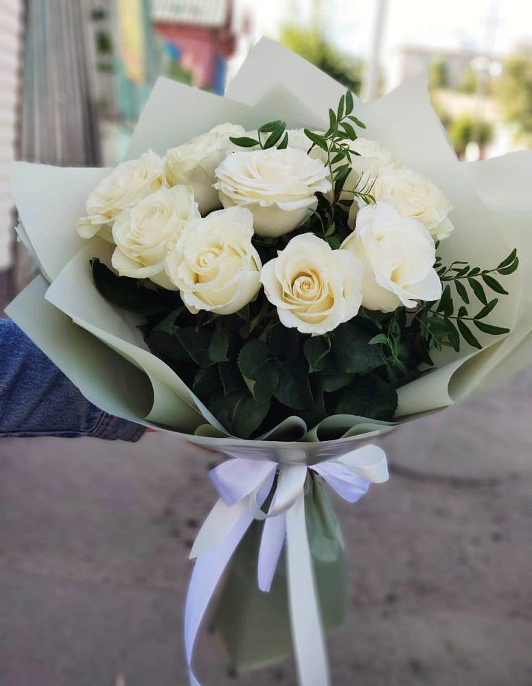 Букет Белые розы Проуд в Новоаннинске