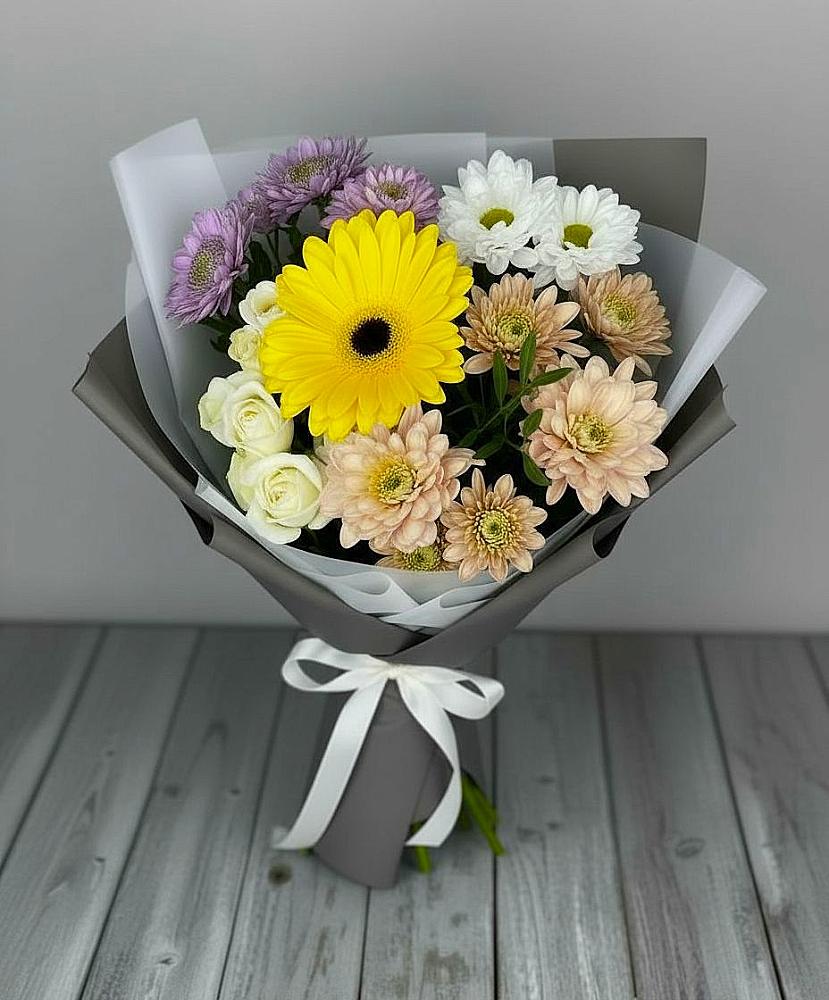 Букет цветов из: Розы, Герберы и Хризантемы в Новоаннинске