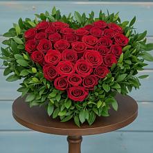 Цветочная композиция из Розы в виде сердца в Новоаннинске