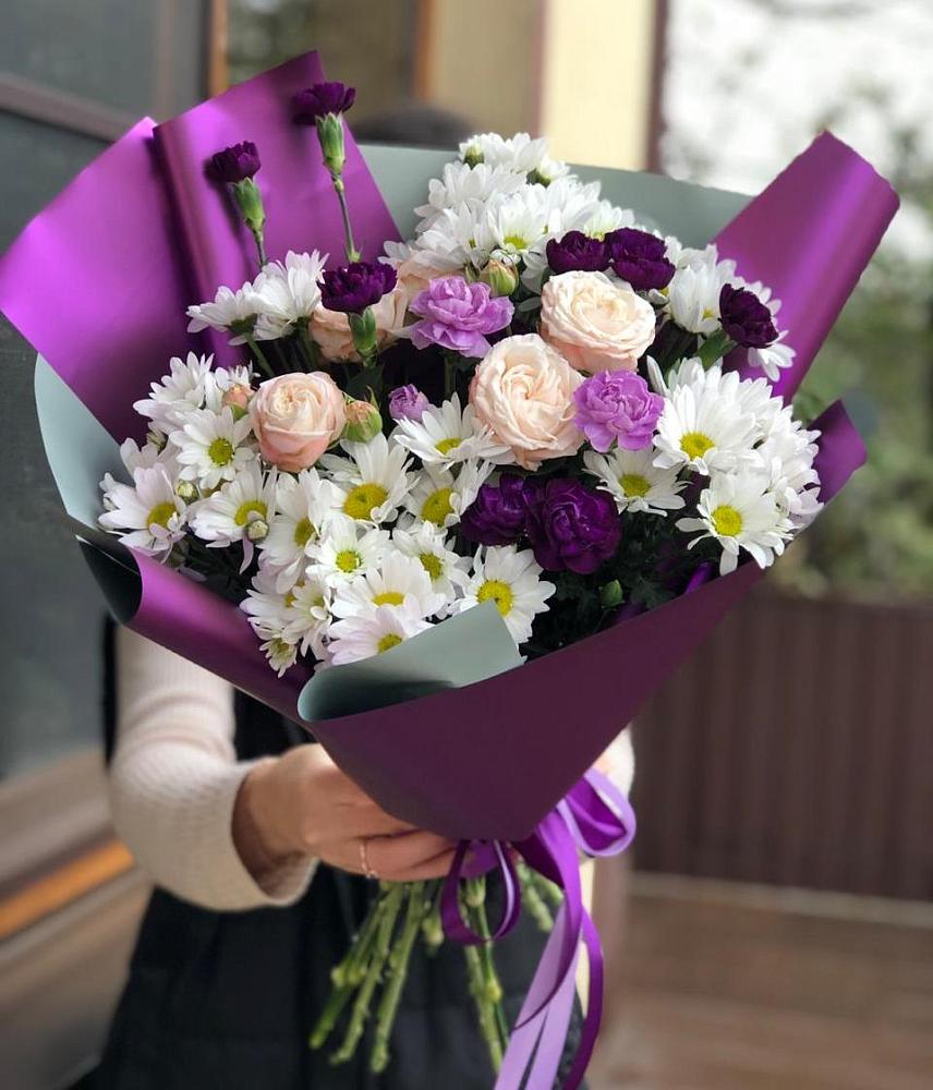 Букет цветов из: Хризантемы, Гвоздики и Розы в Новоаннинске