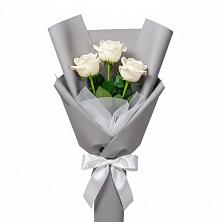 Букет 3 белые розы в Новоаннинске