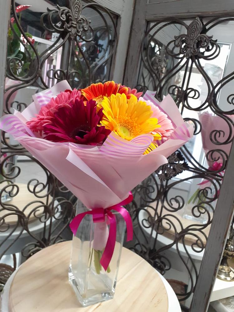 Букет цветов из: Герберы в Новоаннинске