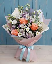 Букет цветов из:  Лизиантусы, Розы, Альстромерии и Гипсофила в Новоаннинске