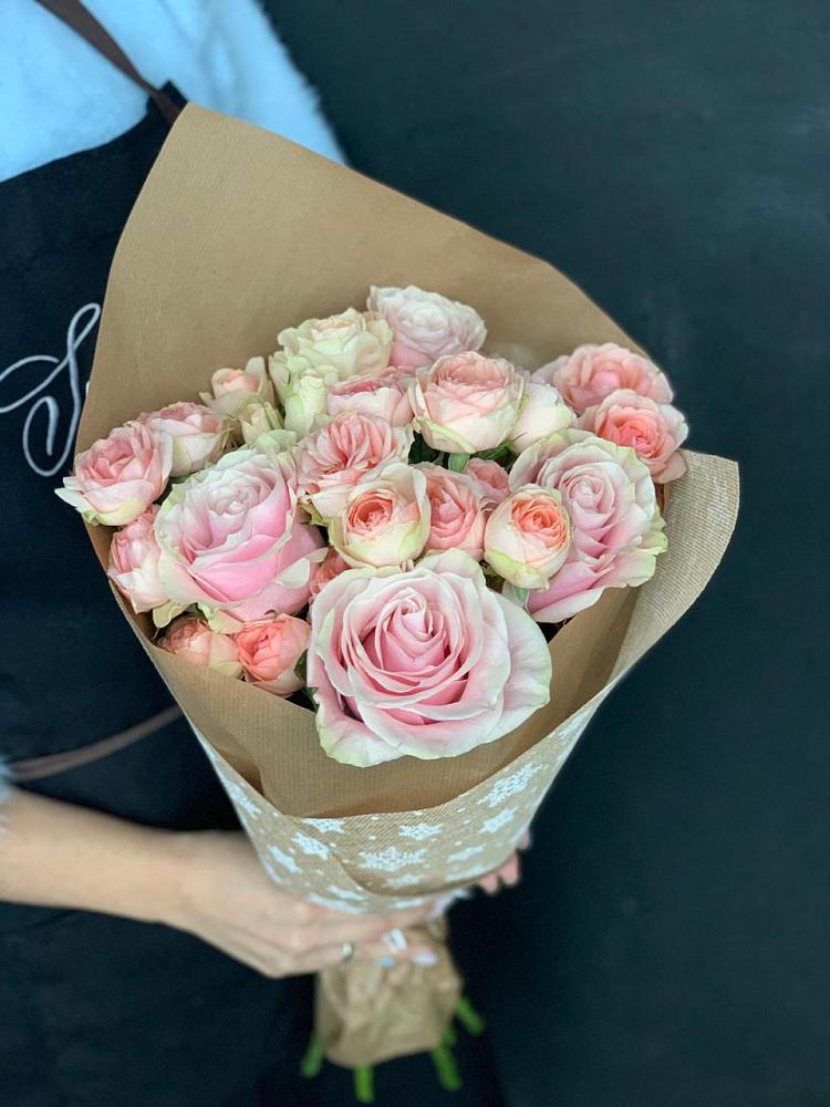 Букет цветов из: Хризантемы и Розы в Новоаннинске