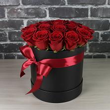 Цветочная композиция из Розы в шляпной коробке в Новоаннинске