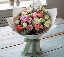 Букет цветов из:  Розы, Лизиантусы и Гвоздики в Новоаннинске