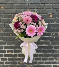 Букет цветов из:  Герберы и Хризантемы в Новоаннинске