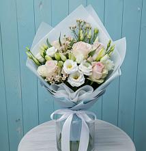 Букет цветов из:  Розы и Лизиантусы в Новоаннинске